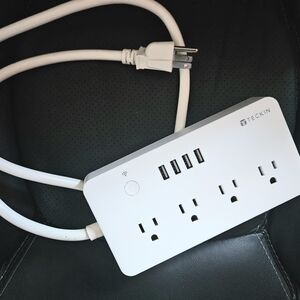 Wifi Power Strip (4) with‎ USB Ports (4)